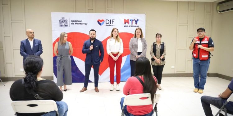 Dif-monterrey-personas-con-discapacidad-auditiva-inclusión - Hola Mty