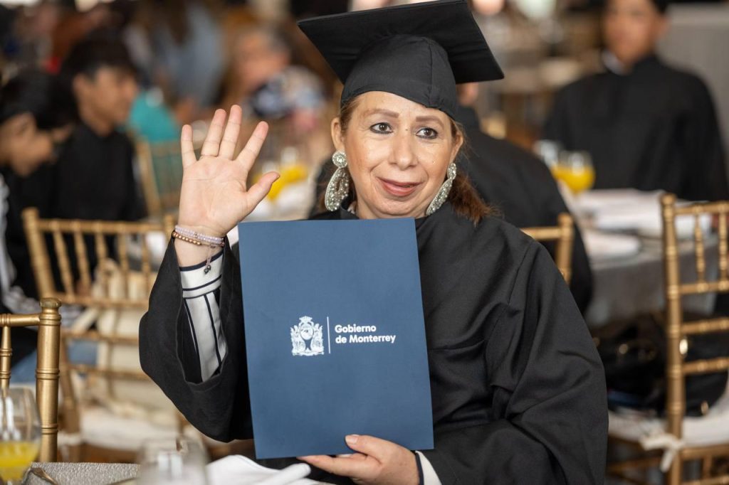 Graduados Con Mty E Inea - Hola Mty Educación-para-adultos-mayores-monterrey-y-el-inea