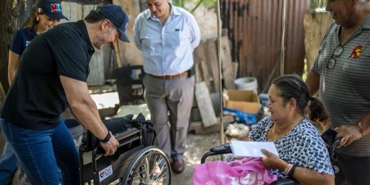 Inicia Adrián De La Garza Entrega De La Tarjeta Regia Plus En La Zona Norte - Hola Mty - Hola Mty Inicia-entrega-de-tarjeta-regia-en-zona-norte-de-monterrey - Hola Mty
