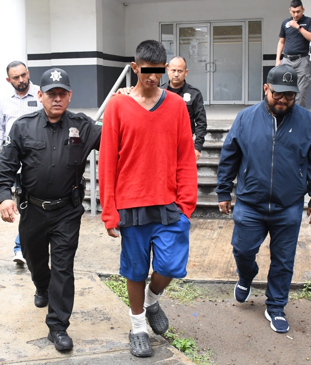 131025-holamty - Hola Mty -con-operativos-escudo-la-policía-de-monterrey-detuvo-a-un-homicida-buscado-en-tijuana