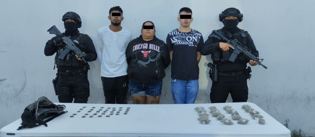 Detenidos-con-droga-policía-de-monterrey-mesón-estrella-envoltorios-estrategia-escudo