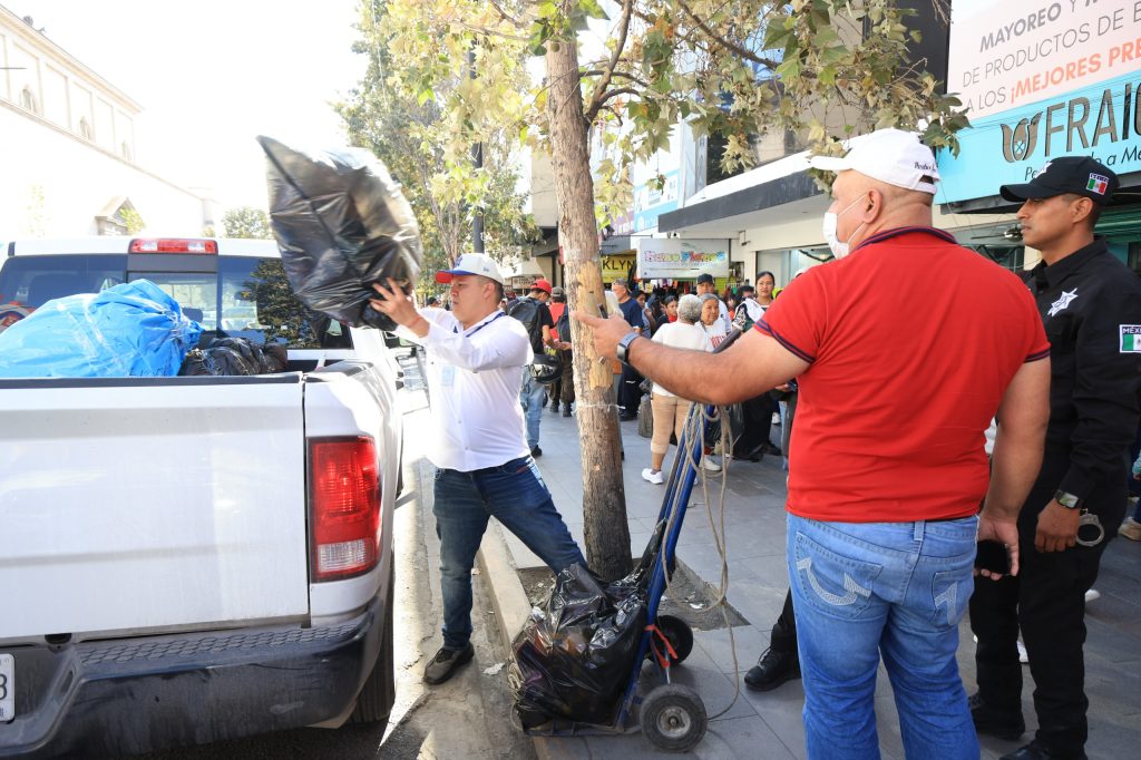 Operativo-retira-puestos-ambulantes-por-la-seguridad-peatonal