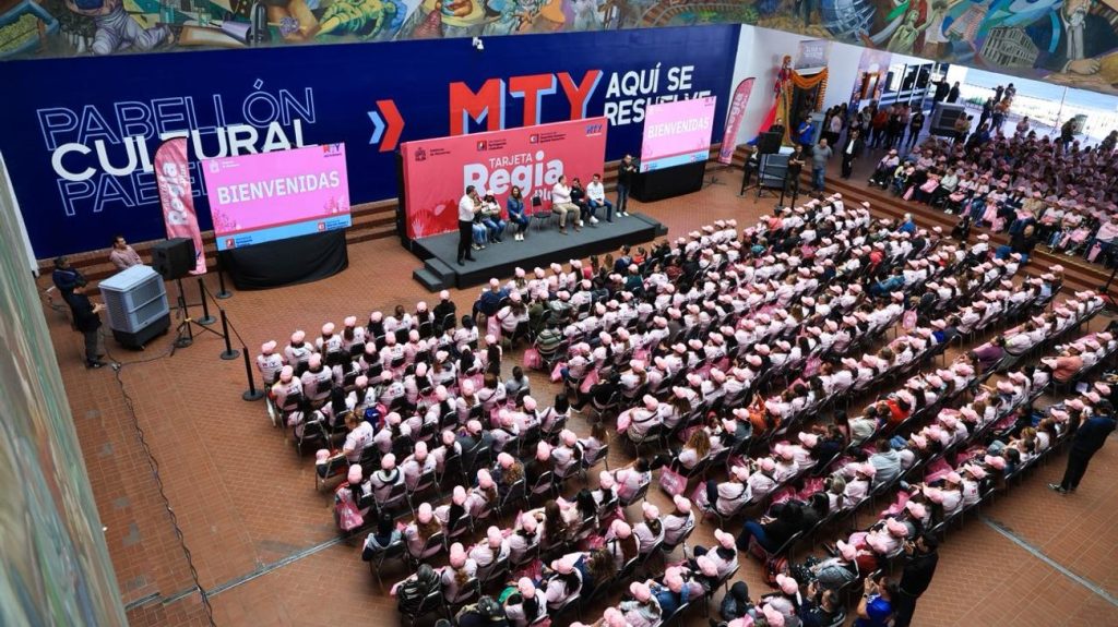 Monterrey-en-el-año-apoyo-social-vialidades-regias-regio-ruta