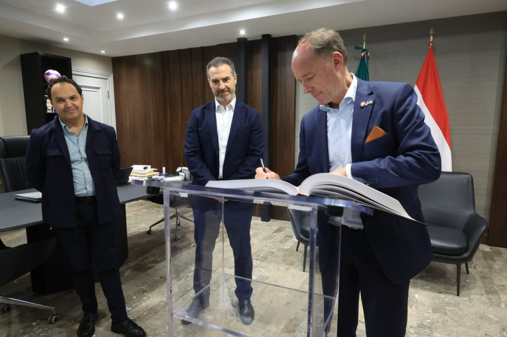 Embajador-de-países-bajos-mundial-2026-knvb-estadio-bbva-inversión-extranjera