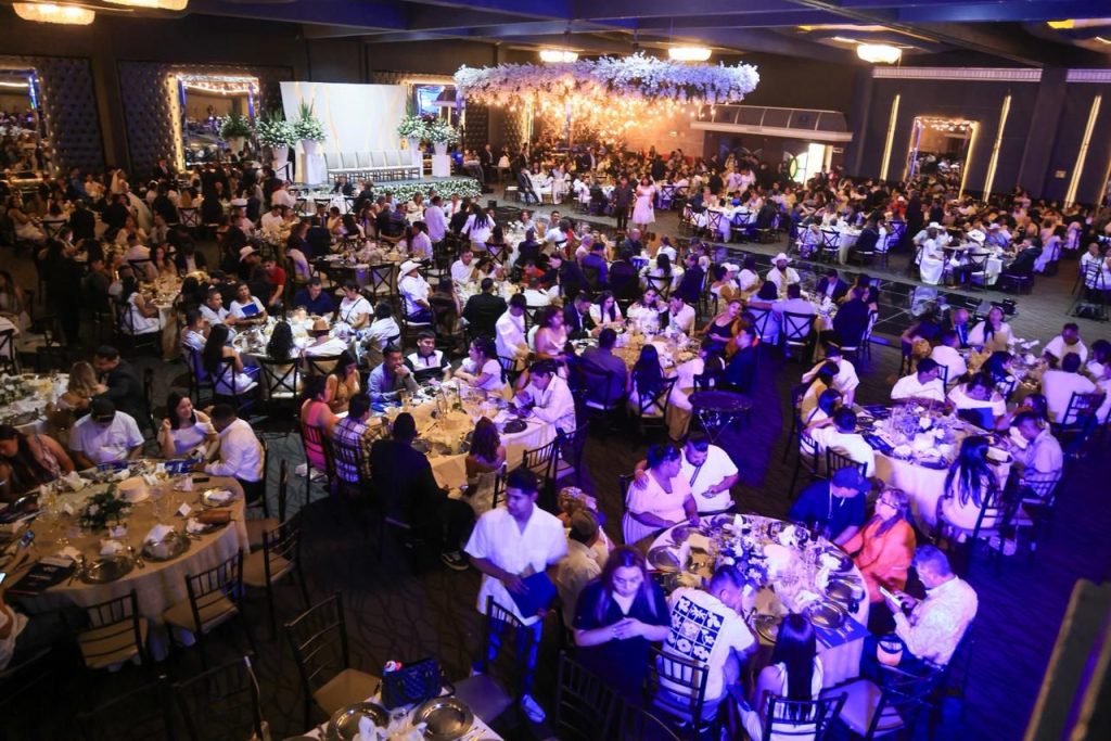 El Secretario, Marcelo Segovia, Asistió a La Celebración De “oficialmente Juntos” Dónde 350 Parejas Formalizaron Su Matrimonio En Las Bodas Colectivas.